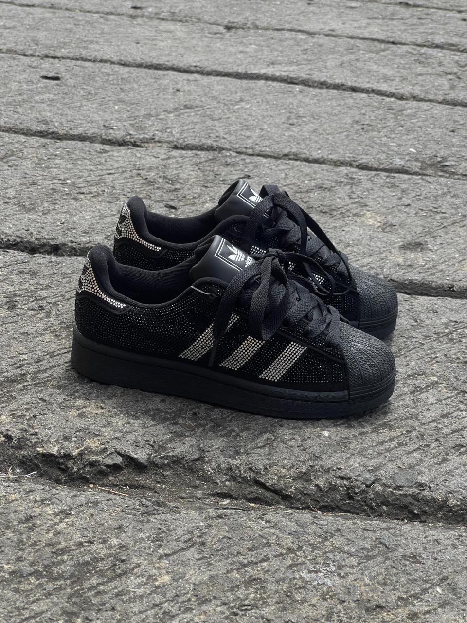 ADIDAS CAMPUS NEGRA BRILLANTE | DAMA