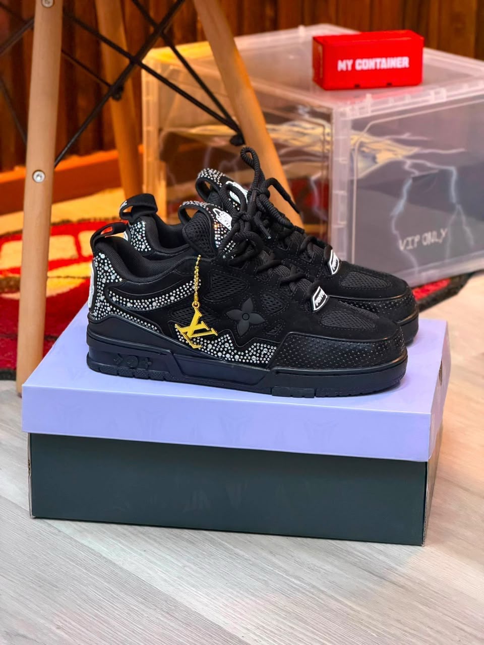 LOUIS VUITTON NEGRA BRILLANTE | HOMBRE Y DAMA