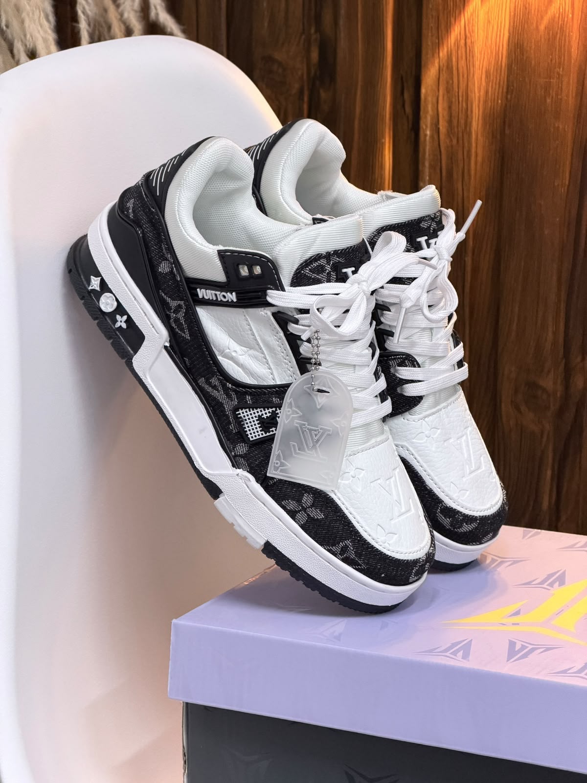 LOUIS VUITTON TRAINER NEGRA BLANCA | HOMBRE Y DAMA