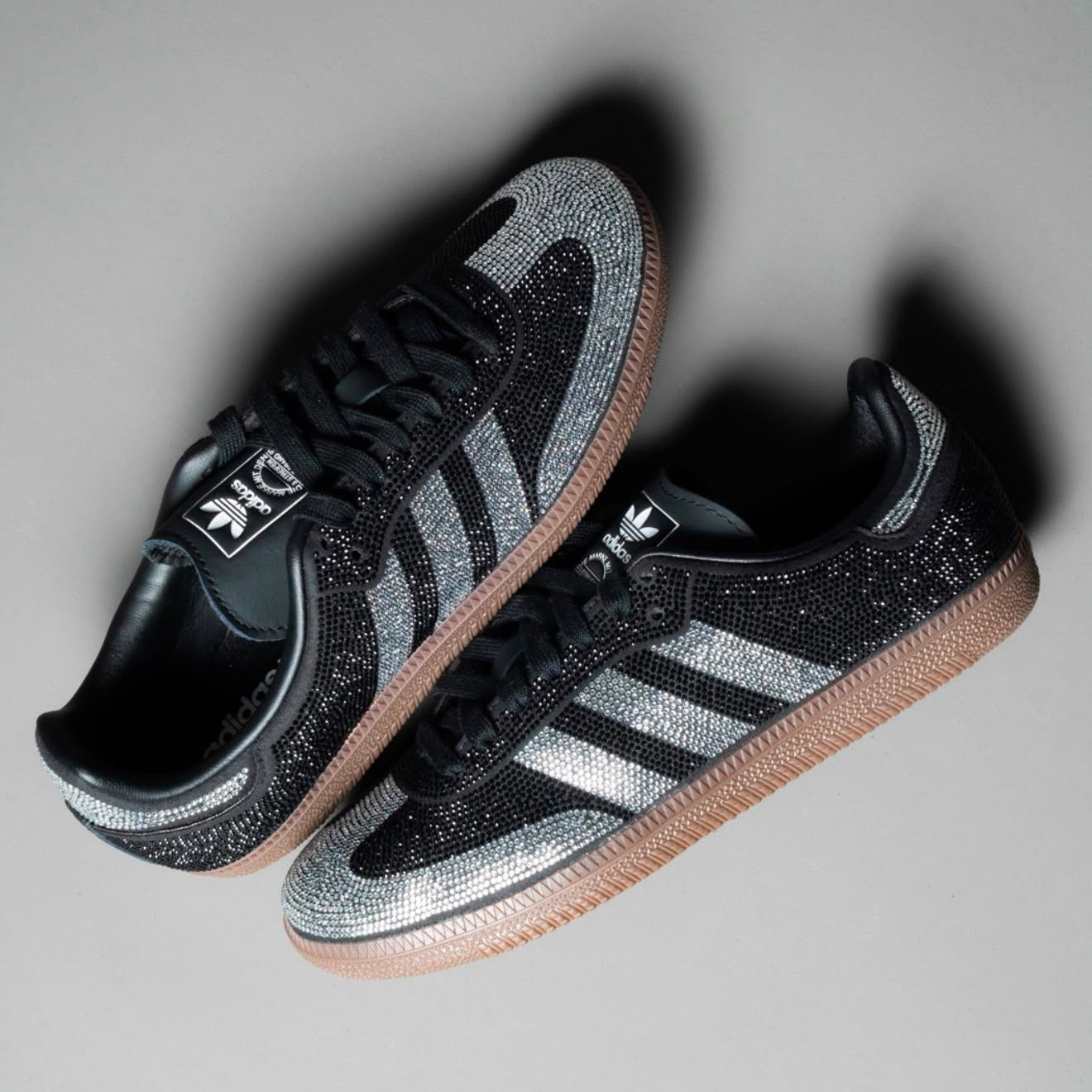 ADIDAS SAMBA NEGRA BRILLANTE | DAMA
