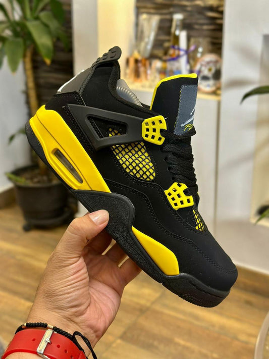 NIKE RETRO 4 NEGRA AMARILLA | HOMBRE Y DAMA