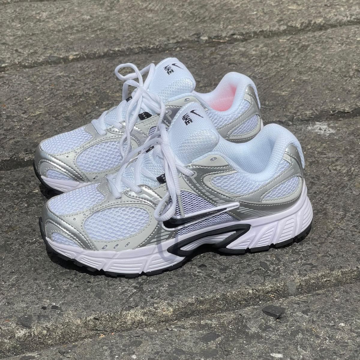 NIKE V5K BLANCO PLATEADO | HOMBRE Y DAMA
