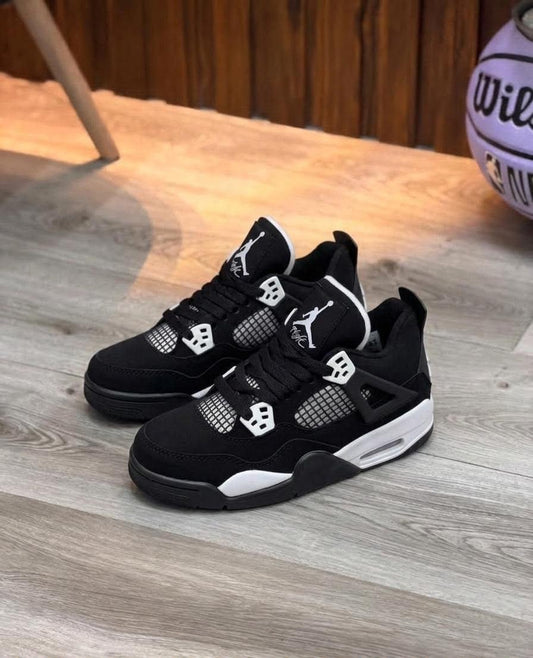 NIKE RETRO 4 NEGRA BLANCA | HOMBRE Y DAMA