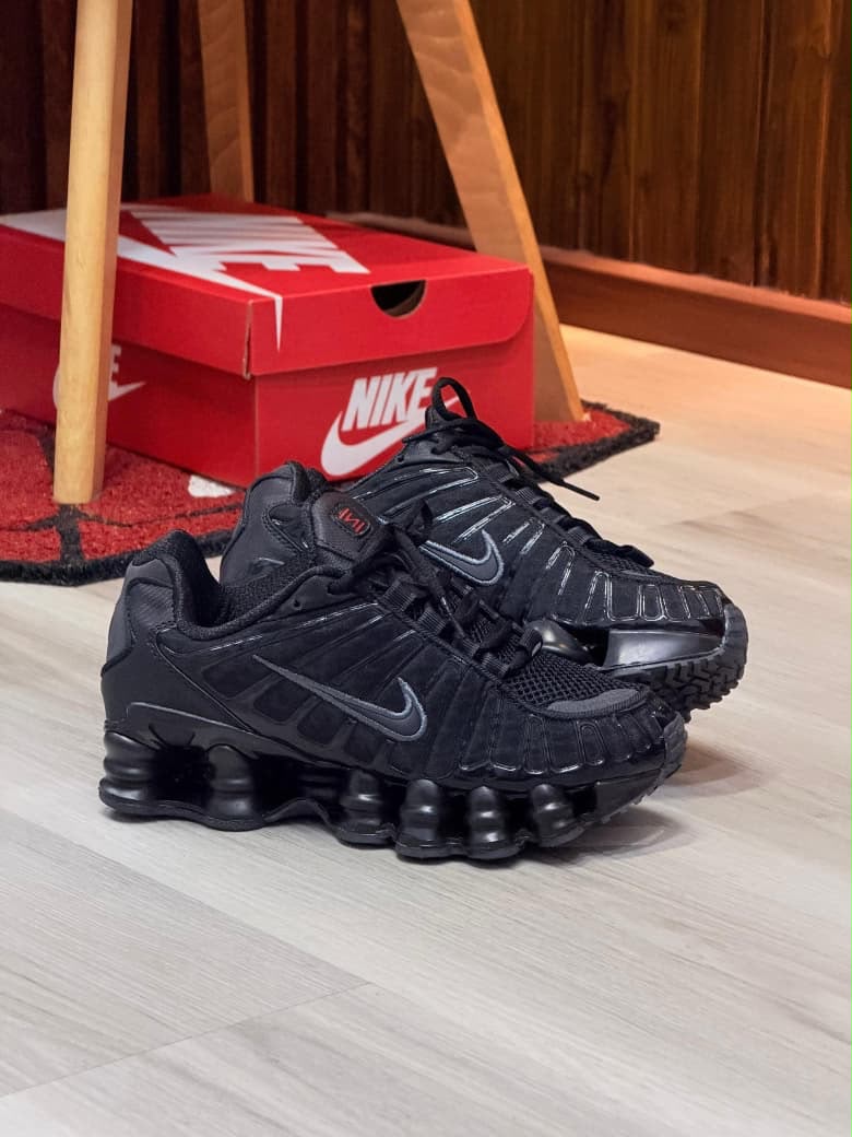 NIKE SHOX NEGRA | HOMBRE Y DAMA