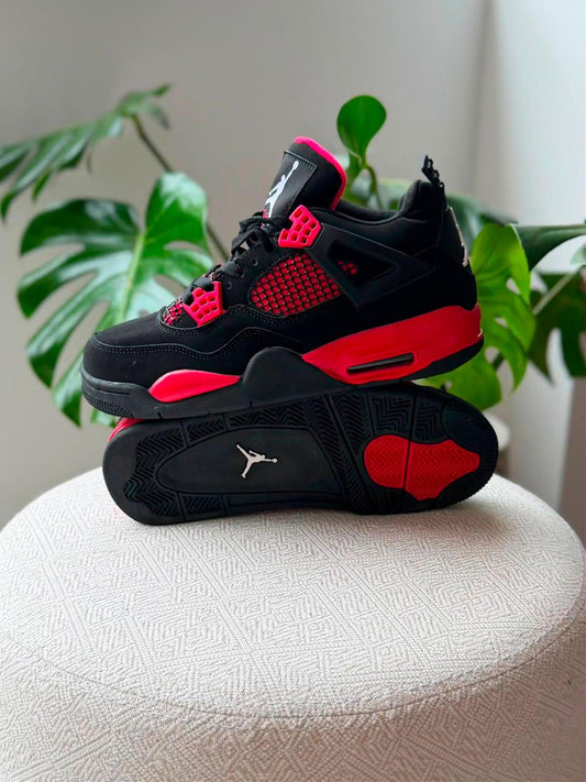 NIKE RETRO 4 NEGRA ROJA | HOMBRE Y DAMA